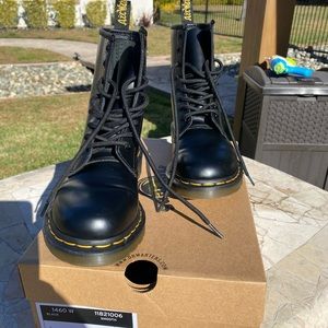 Dr. Martens black